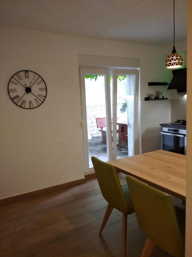 Apartment Vida - Amazing Place With Garden And Terrace Fiume Esterno foto