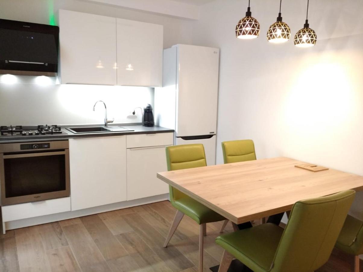 Apartment Vida - Amazing Place With Garden And Terrace Fiume Esterno foto
