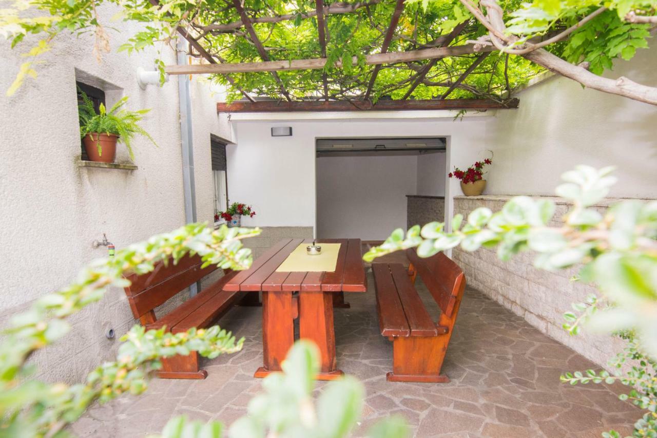 Apartment Vida - Amazing Place With Garden And Terrace Fiume Esterno foto