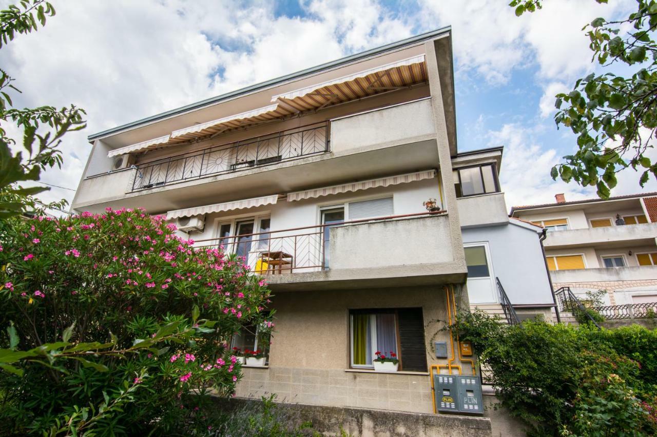 Apartment Vida - Amazing Place With Garden And Terrace Fiume Esterno foto